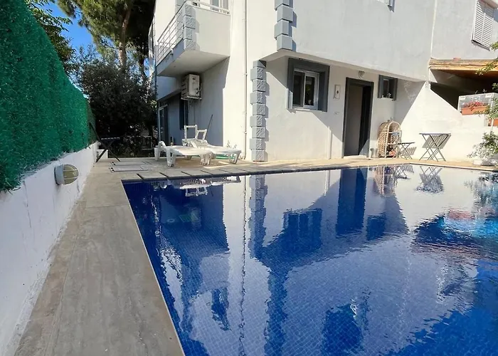 Villa With Private Pool In Alaçatı *