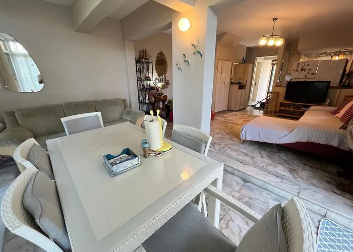 Villa With Private Pool In Alacati *