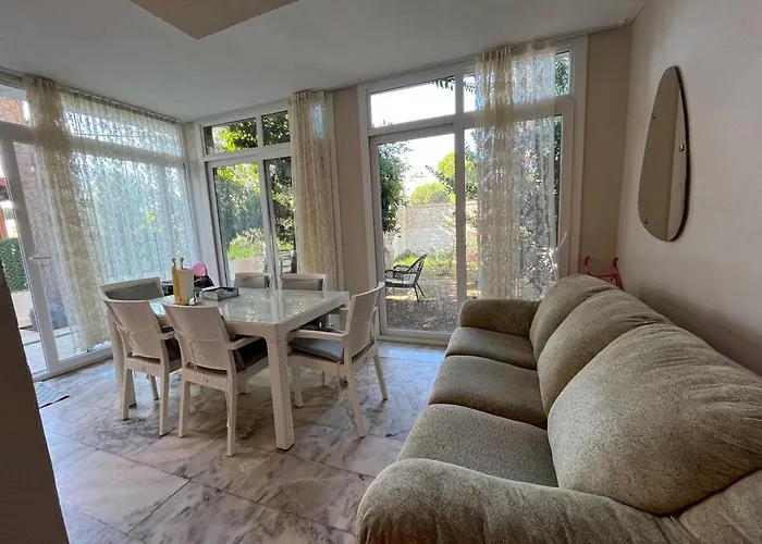 Villa With Private Pool In Alacati *